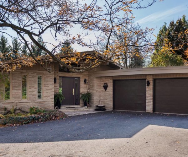 Transitional Style House. C501 -Contemporary Cherry Engraved -Henna - MASTERGRAIN Doors